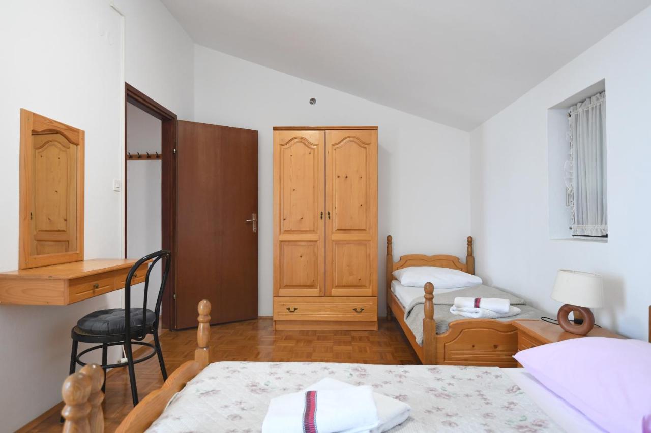 Apartmani Erna Pašman Buitenkant foto