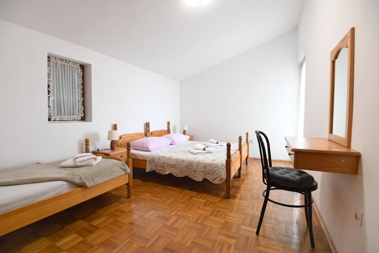 Apartmani Erna Pašman Buitenkant foto