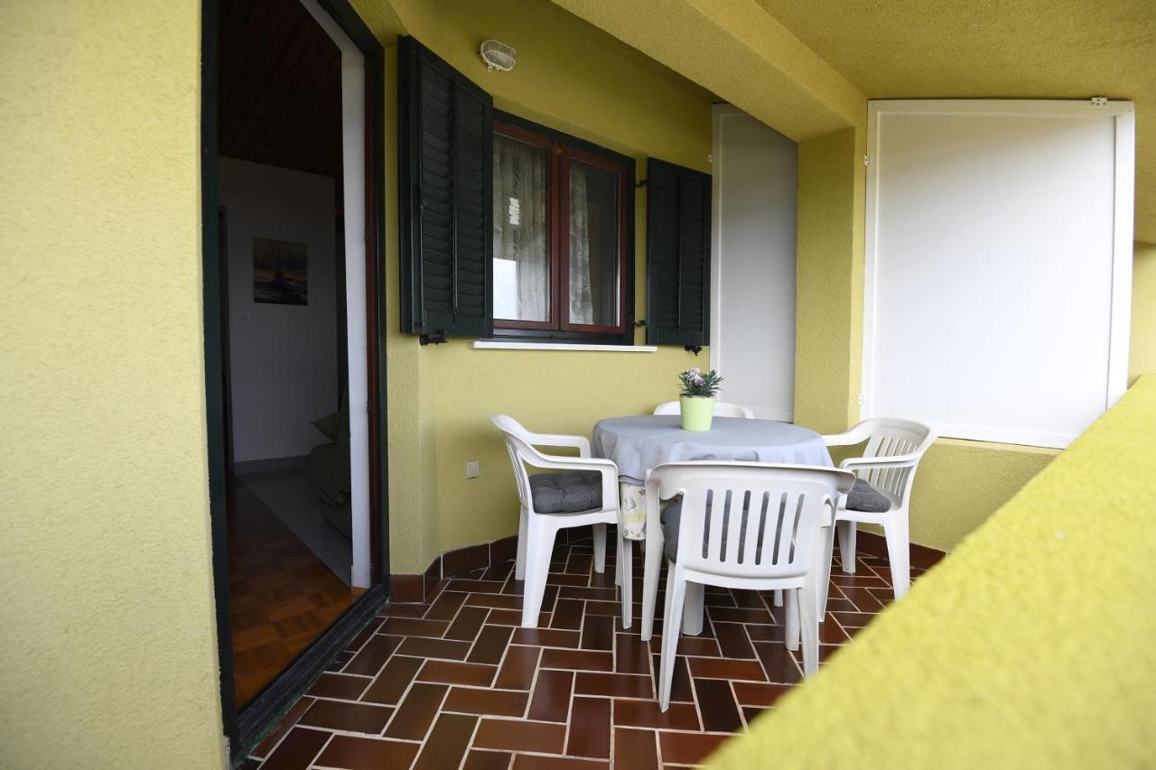Apartmani Erna Pašman Buitenkant foto