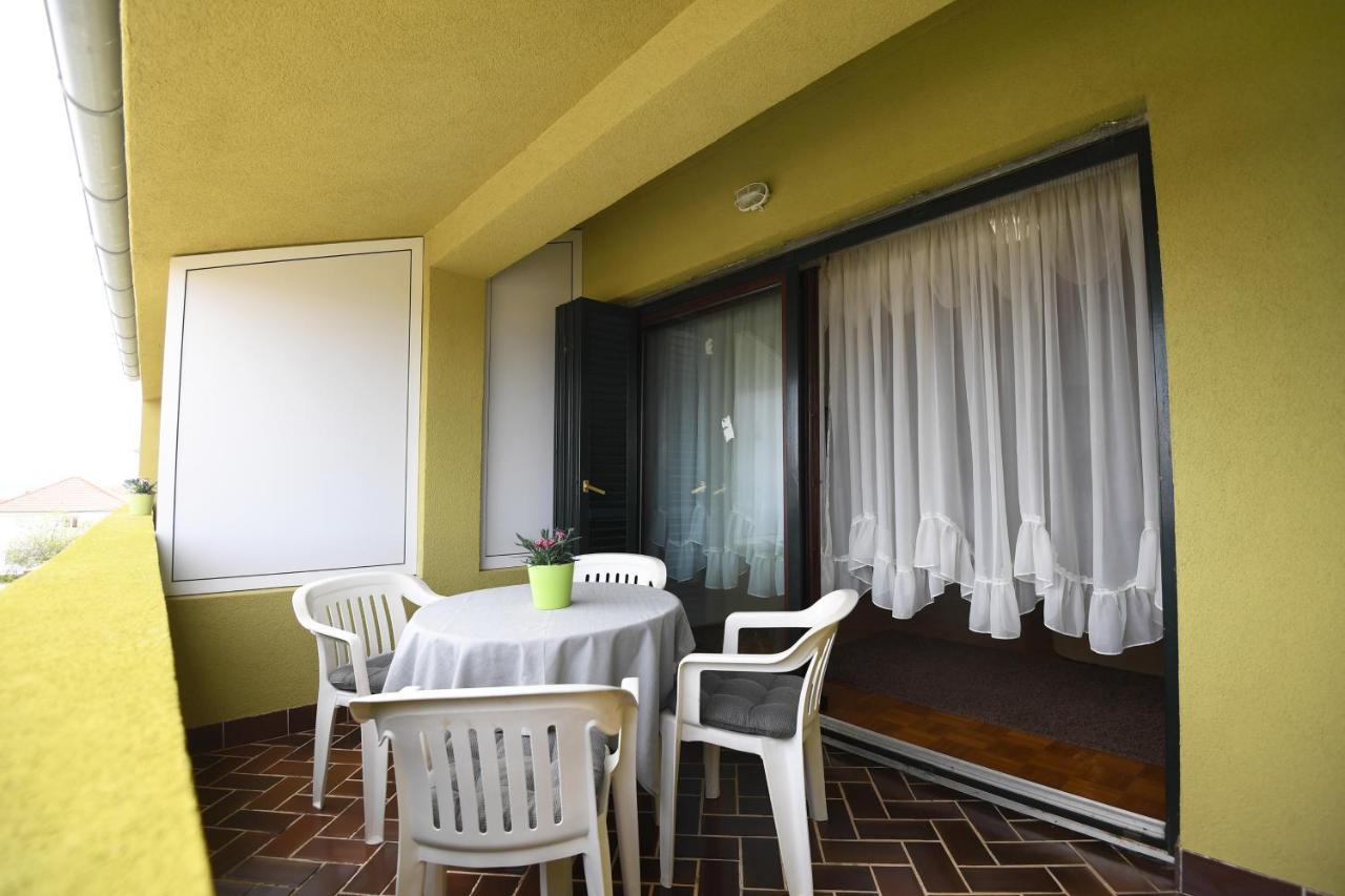 Apartmani Erna Pašman Buitenkant foto